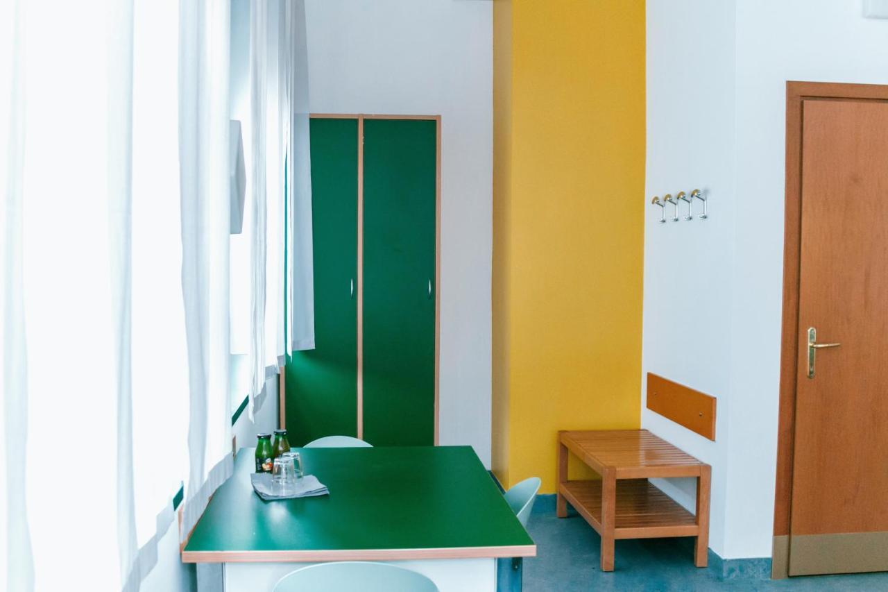 Open011 Hostel Turin Exterior photo